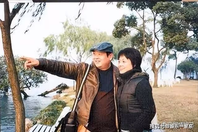葛優自己丁克半輩子,卻因一句承諾,幫傅彪養了17年兒子,到底圖什麼?