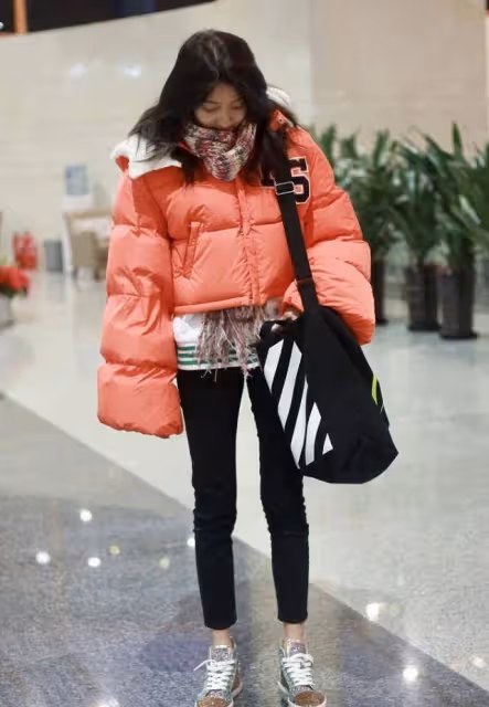 有一種氣質叫做關曉彤素顏,看著稚美更少女,比化妝時還要美