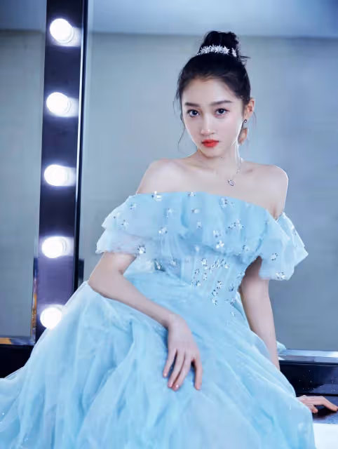 有一種氣質叫做關曉彤素顏,看著稚美更少女,比化妝時還要美