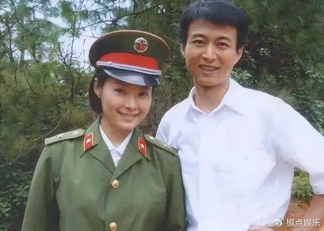 49歲袁立被疑又離婚,三婚老公已「消失」一年,膀大腰圓被嘲像大媽