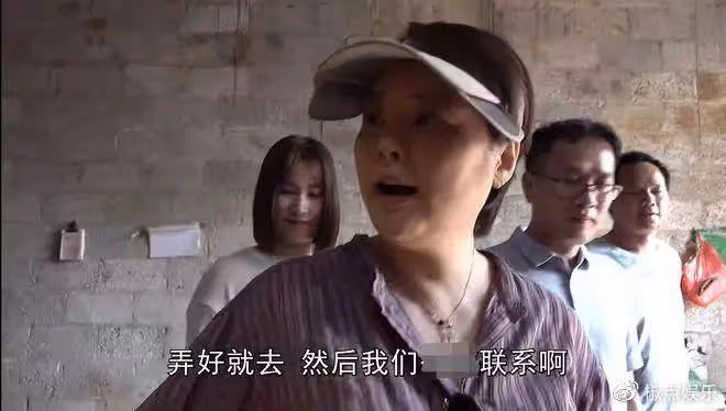 49歲袁立被疑又離婚,三婚老公已「消失」一年,膀大腰圓被嘲像大媽
