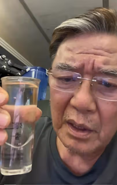 李立群：獨自一人在台灣老家喝酒，決心要回上海生活，內心很不舍