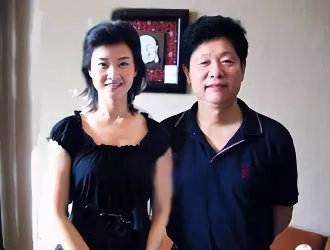 宋祖英:出門沒背萬元包包,而是毫不起眼的大布袋,低調又接地氣