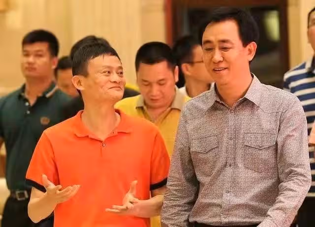 許家印:恆大香港總部拆牌,更名萬通保險中心,兜兜轉轉又回去了