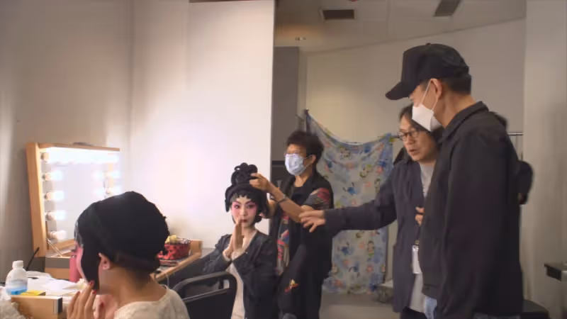劉德華驚喜現身支持粵劇《帝女花》65周年學生版,人人受寵若驚