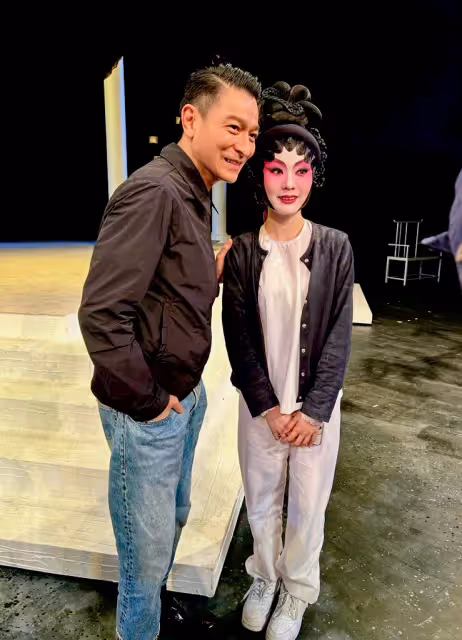 劉德華驚喜現身支持粵劇《帝女花》65周年學生版,人人受寵若驚