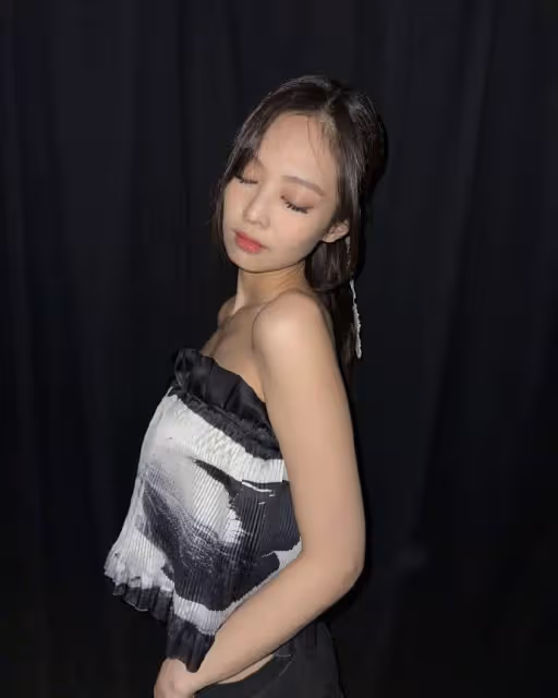 Jennie的38秒演技驚艷，美劇《偶像》在嚴厲的批評中，提前結束？