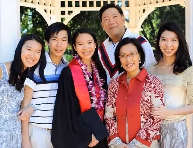寵女不寵男?李嘉誠長孫女李思德昂首進家族核心,接班人信號明顯