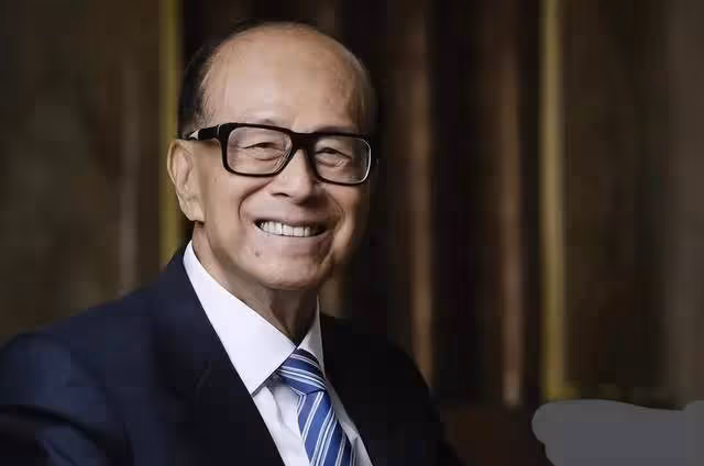 寵女不寵男?李嘉誠長孫女李思德昂首進家族核心,接班人信號明顯