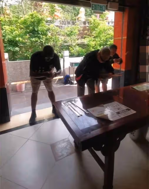 劉家良去世10周年,徒弟徒孫拜祭緬懷,乾弟劉家輝癱瘓多年未現身