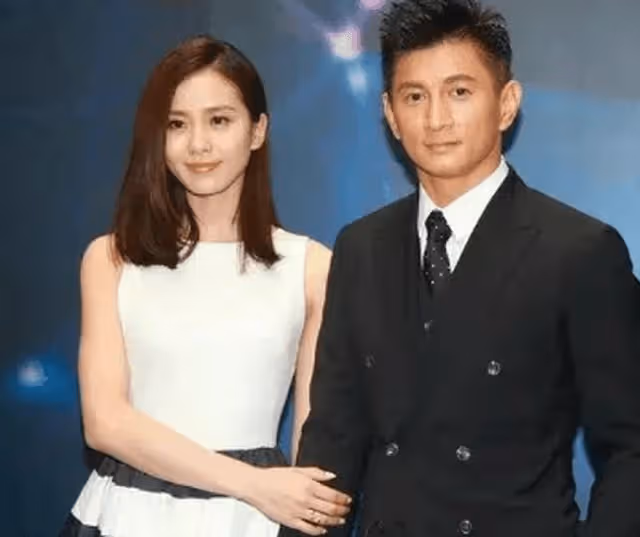 劉詩詩曬慶生照,唯獨不見吳奇隆有所表示,其實夫妻倆一直在撒糖