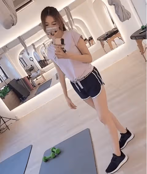 郭嘉文曬豪宅室內照,奢華私人健身房令人羨慕,環境優雅漂亮