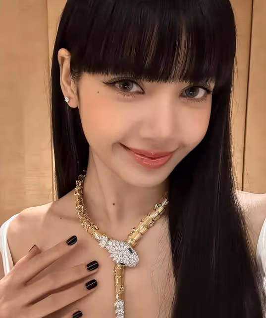 2022全球百大美女:Lisa也輸了!網友眼裡只看這位國外精靈美女