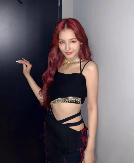 2022全球百大美女:Lisa也輸了!網友眼裡只看這位國外精靈美女