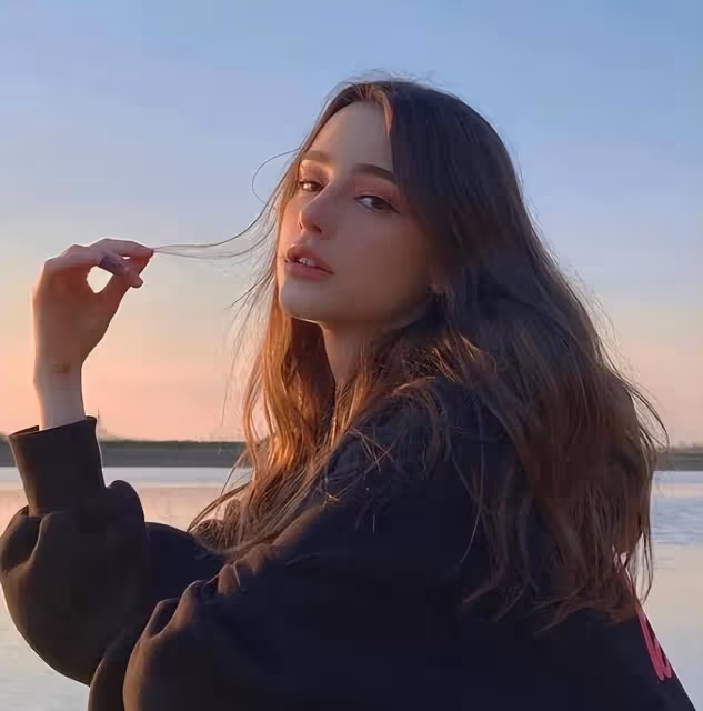 2022全球百大美女：Lisa也輸了！網友眼裡只看這位國外精靈美女