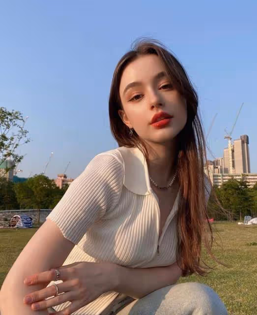 2022全球百大美女：Lisa也輸了！網友眼裡只看這位國外精靈美女
