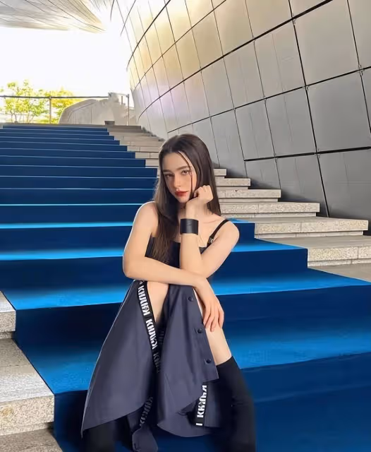 2022全球百大美女：Lisa也輸了！網友眼裡只看這位國外精靈美女