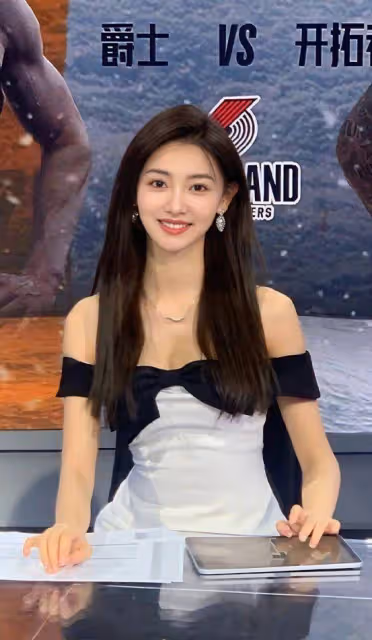 現在的體育主持人,身材和顏值都在追趕女明星