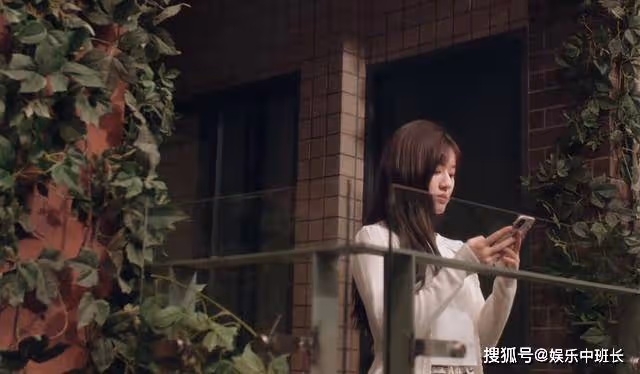 《偷偷藏不住》宿舍還帶餐桌!占地50平米的寢室,坐實了桑稚的富