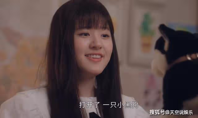 《偷偷藏不住》把一年四季都穿在了身上?桑稚的時尚感,雷人又可笑