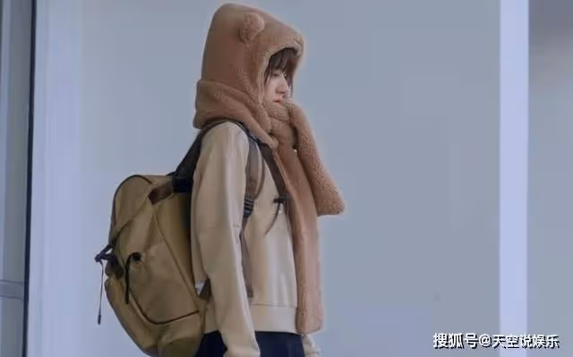 《偷偷藏不住》把一年四季都穿在了身上?桑稚的時尚感,雷人又可笑