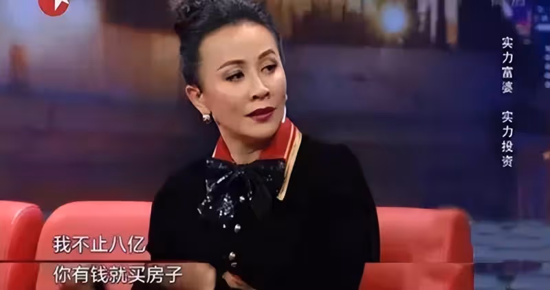 劉嘉玲罕曬夫妻合照,61歲偉仔頭髮花白,穿2800襯衫嘟嘴賣萌慶生