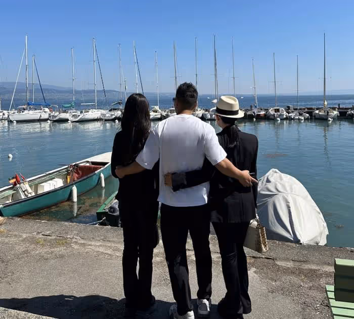 趙文卓赴瑞士參加女兒結業典禮,妻子提16萬名牌包炫富引粉絲不滿