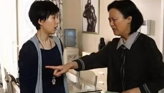 婆婆住院想吃湯圓,我親手包好「給她送來醫院」「聽到婆婆跟護士說話」我直接扔進垃圾桶
