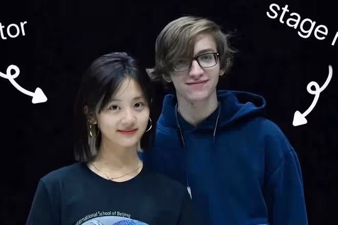 黃磊女兒多多盛裝出席班級舞會,濃妝艷抹不像本人,小細腰太搶鏡