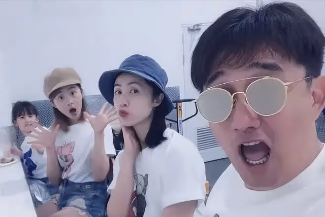 黃磊女兒多多盛裝出席班級舞會,濃妝艷抹不像本人,小細腰太搶鏡
