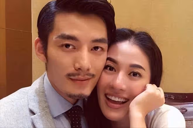 43歲葉璇官宣結婚!婚戒無鑽、婚紗簡陋發黃,藉機賣書太寒酸
