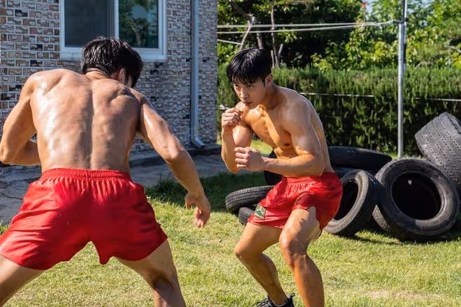 網議「退伍後狀態仍超好」韓劇男星!《王之國》李俊昊、金秀賢都上榜,他卻腫到登熱搜