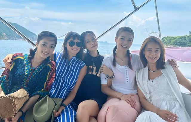 TVB知名女星包豪華遊艇出海,穿泳裝上圍豐滿,火辣身材獲激贊