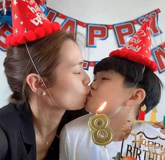 TVB知名女星包豪華遊艇出海，穿泳裝上圍豐滿，火辣身材獲激贊