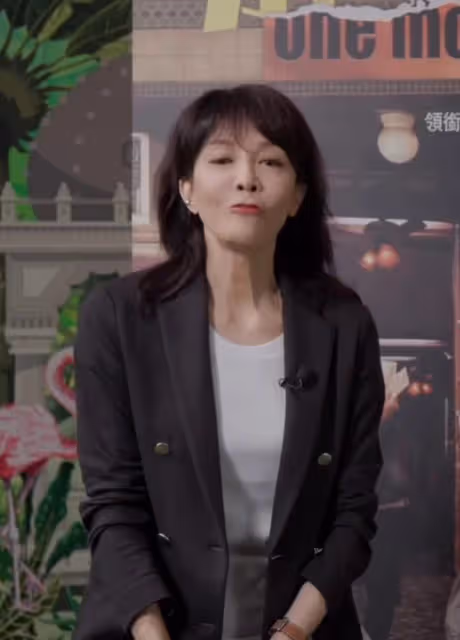 昔日CP罕見合體!TVB前台柱開新節目邀周潤發,二人更嘴對嘴親親