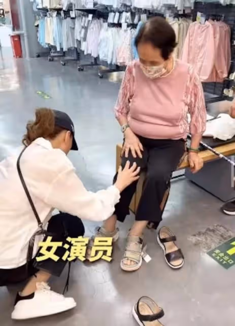 有孝心!TVB女星帶93歲媽媽游杭州,曾錯愛人夫做小三今享受單身