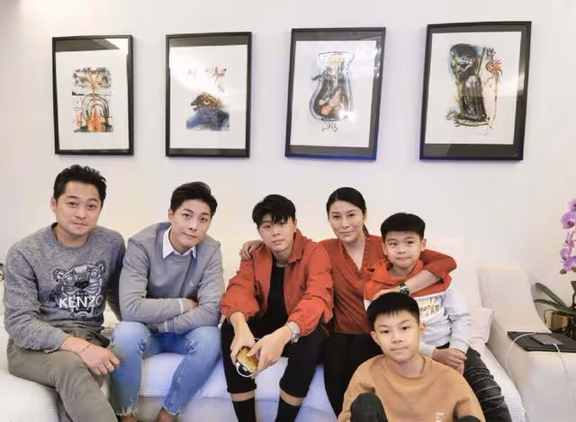 香港知名女星宣布復出拍劇,大方承認整容,結兩次婚生了四個兒子