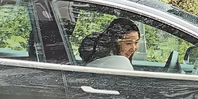 TVB知名男星迎新戀情,四年換四個女友,與現任在車上熱吻被拍
