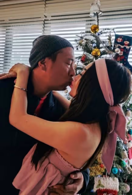 幸福!溫碧霞曬與富商老公及養子合照,男方皮膚黝黑像美女與野獸
