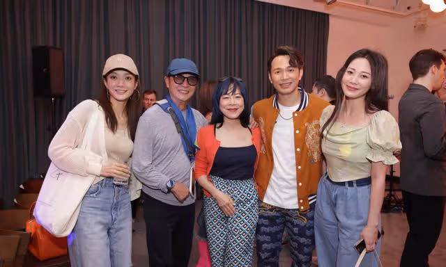 香港知名老戲骨宣布復出,近照精神狀態佳,意外跌倒後休養兩年