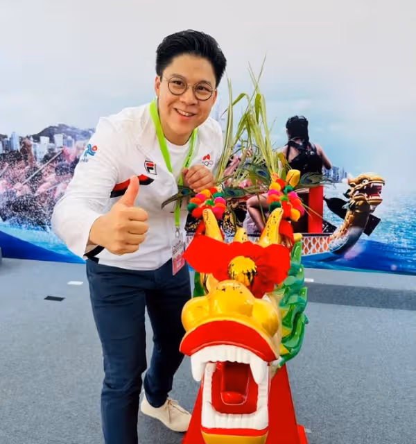 霍啟剛被曝患重病,腦部缺氧昏迷住院,本人曬近照闢謠:我很健康