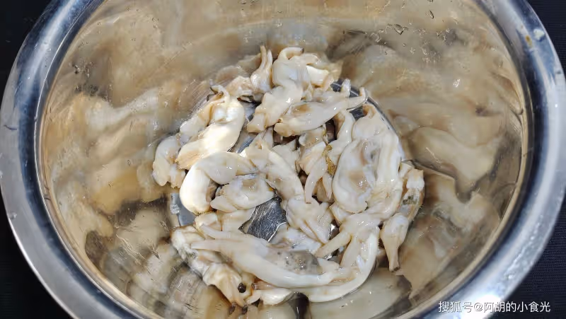冬瓜和它天生一對，懂行的都愛吃！濃縮成一碗羹，清淡鮮美、更是道寶藏解暑湯