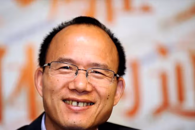 大學畢業嫁窮小子,幫老公做到千億身家,卻因不能生娃,離婚了