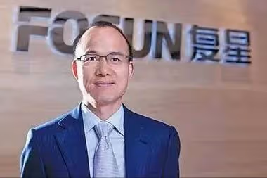 大學畢業嫁窮小子,幫老公做到千億身家,卻因不能生娃,離婚了