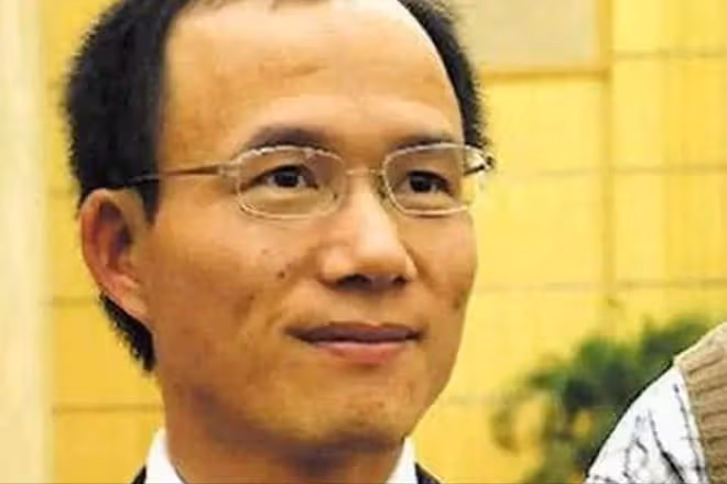 大學畢業嫁窮小子,幫老公做到千億身家,卻因不能生娃,離婚了