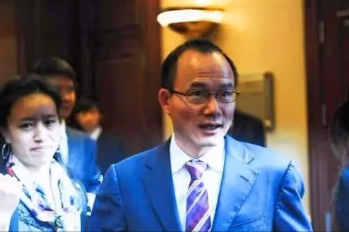 大學畢業嫁窮小子,幫老公做到千億身家,卻因不能生娃,離婚了