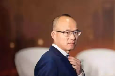 大學畢業嫁窮小子,幫老公做到千億身家,卻因不能生娃,離婚了