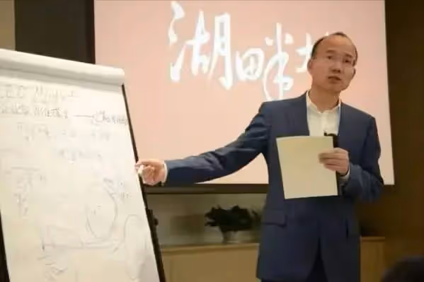 大學畢業嫁窮小子,幫老公做到千億身家,卻因不能生娃,離婚了