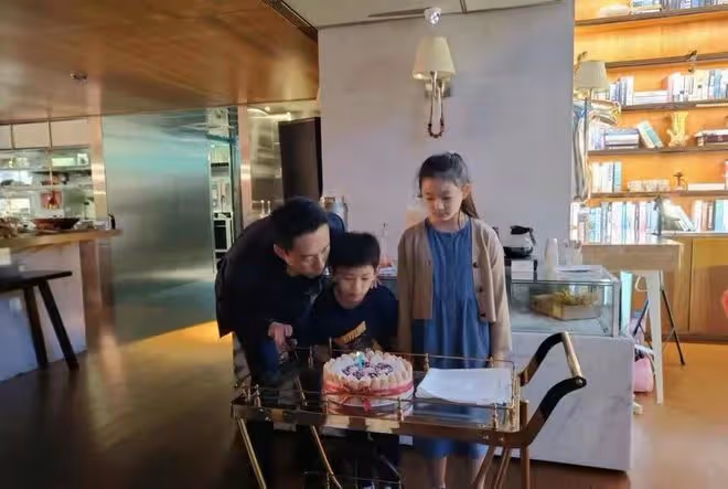 汪小菲每2周飛台灣原因曝光,孩子與其疏遠,親密程度不如具俊曄