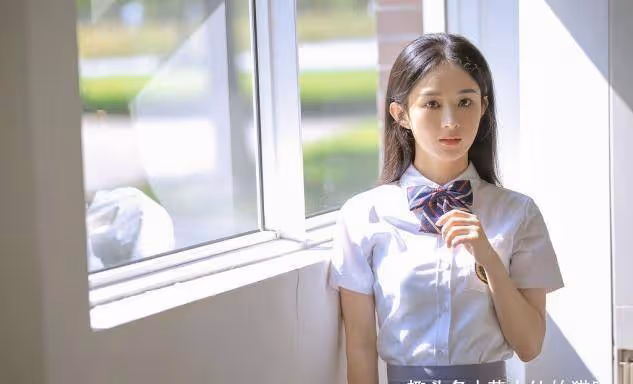 趙麗穎34歲了還這麼美!穿JK制服拍校園寫真,女生看了都心動